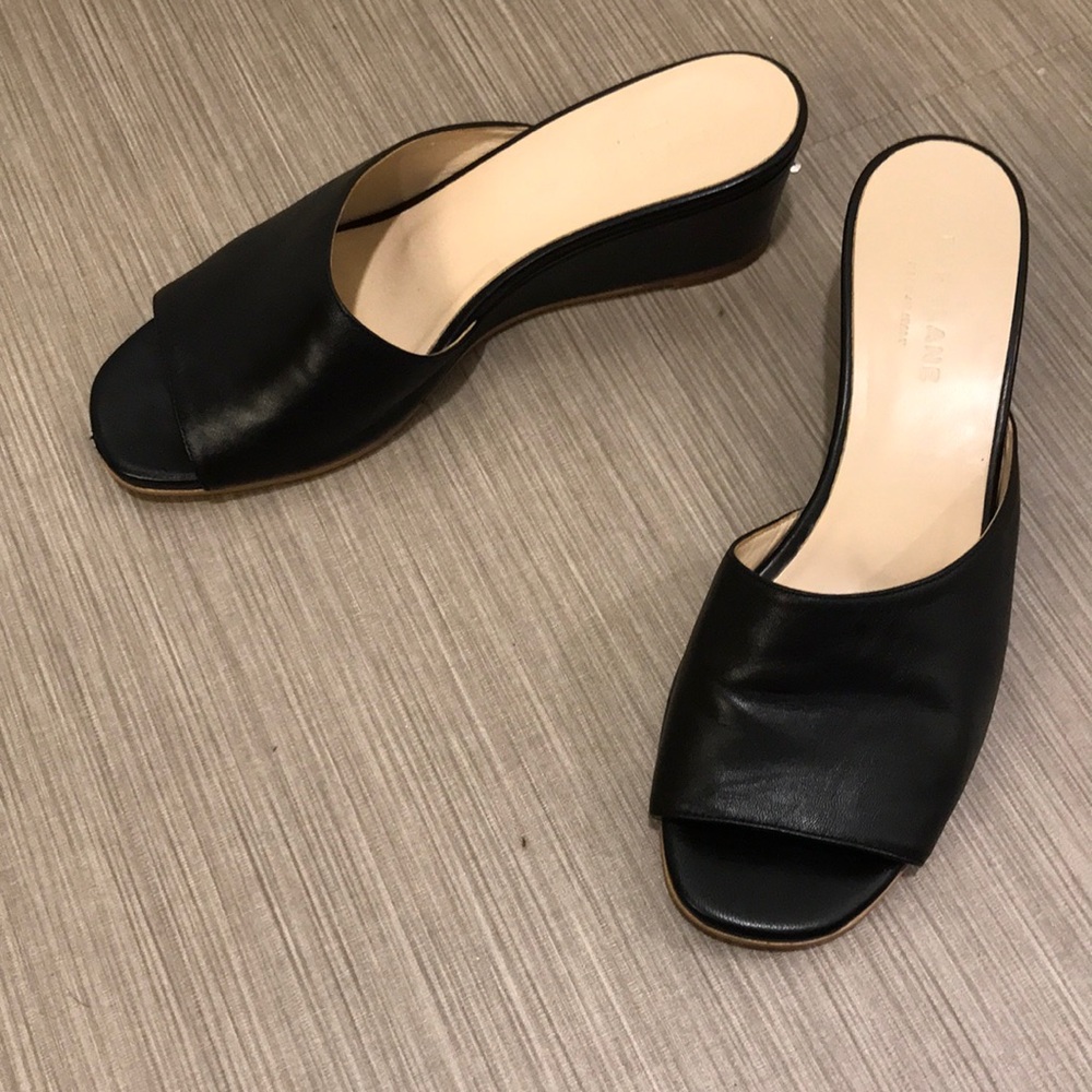 Everlane black leather wedge sandals 8